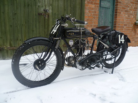 ajs001